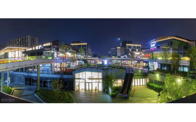 光影織就煙火巷 智亮齊魯夜經濟 —— 商業(yè)步行街亮化工程的創(chuàng)新升級